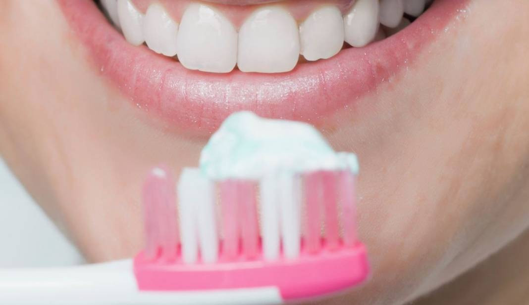 Dişinizi Fırçalarken Yaptığınız Hataları Biliyor musunuz? - Resim: 10